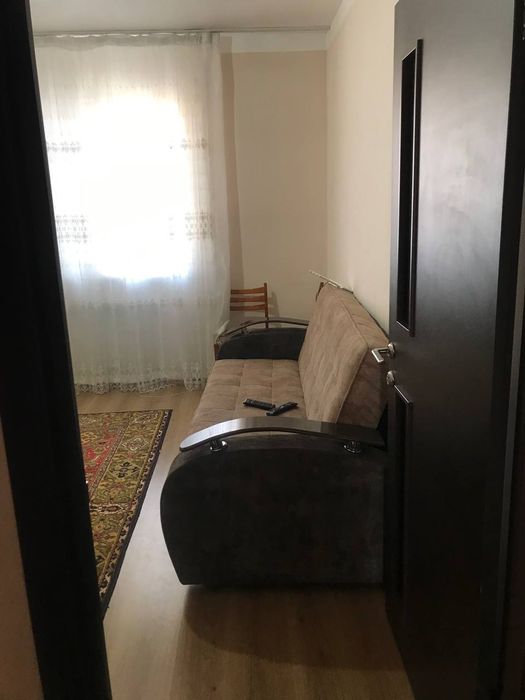 Bitta student bolaga kvartira bor