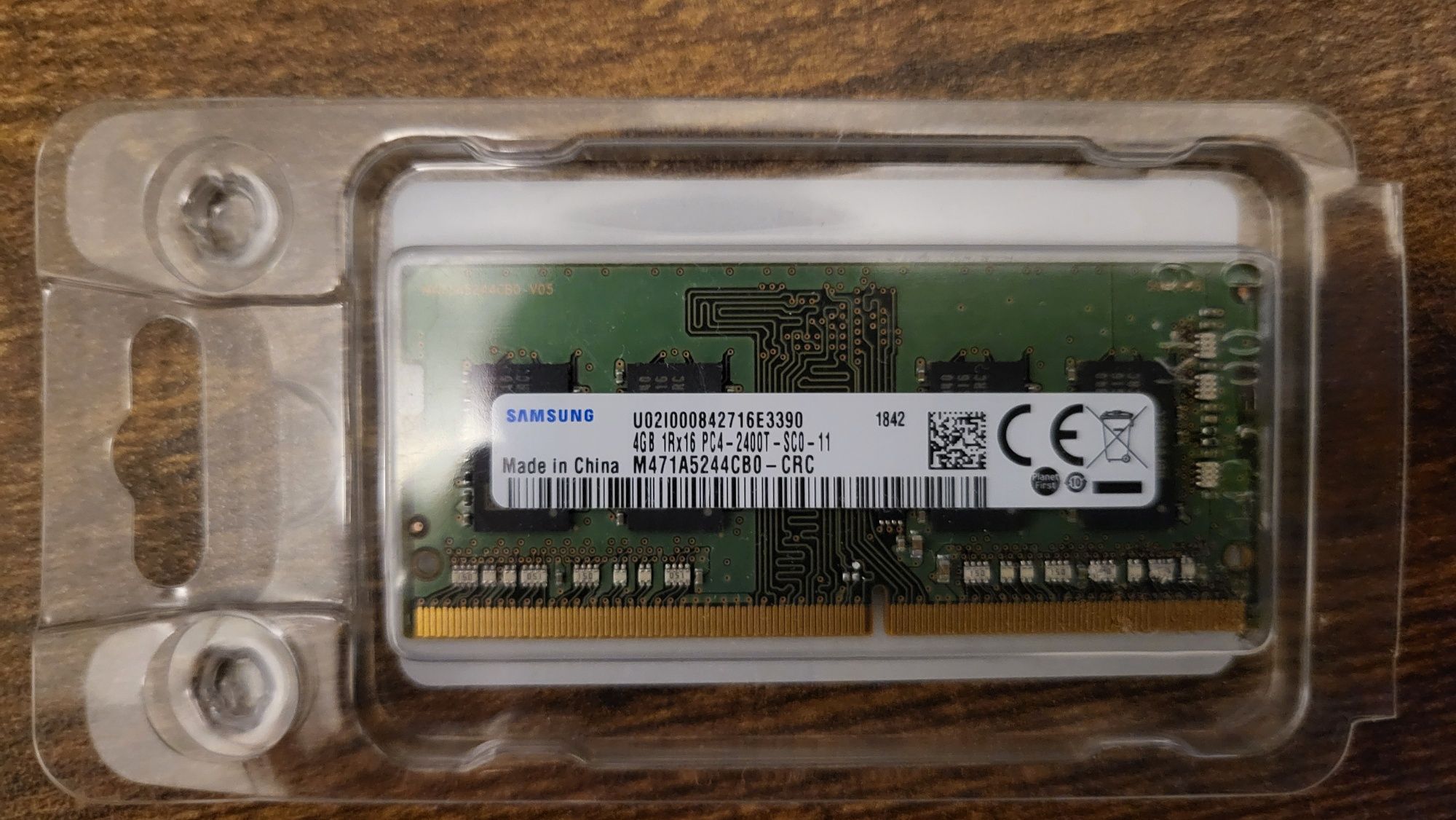 RAM Samsung 4GB DDR4 2400MHz SODIMM (лаптоп, макро pc)