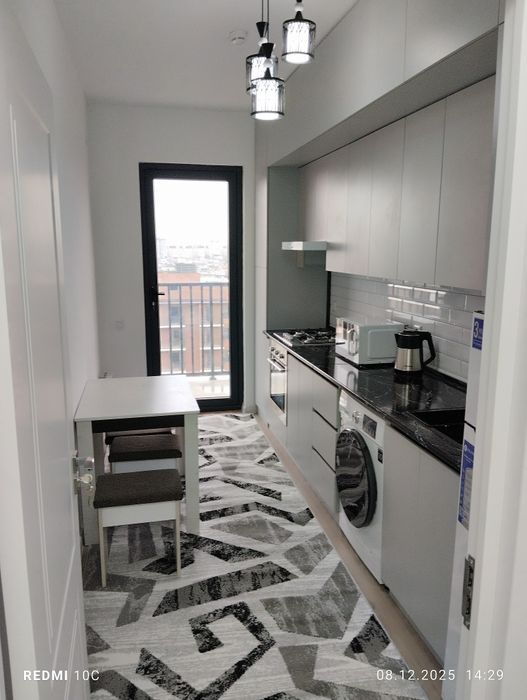 Yangi ta'mirlangan shinam 1-xonali kvartira ijaraga beriladi