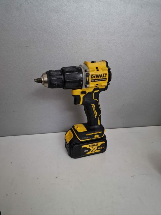 Dewalt DCD 100y Mașina de infiletat cu percutie  Brushless 4.0AH