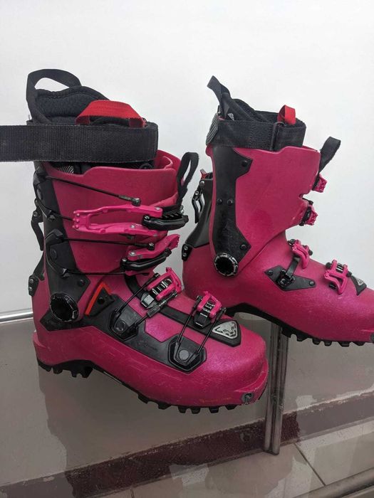 Clapari schi tura femeie Dynafit