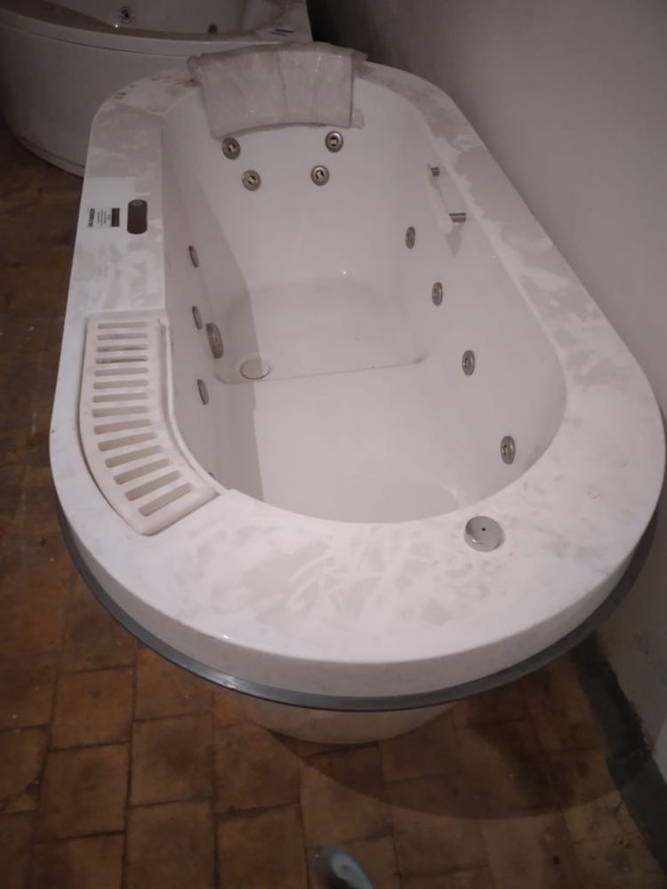 Ванна V-506 центральностоящий
