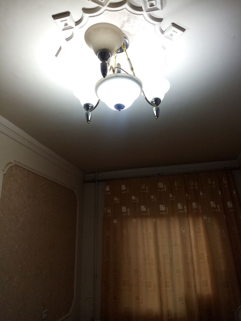 Люстра продаётся