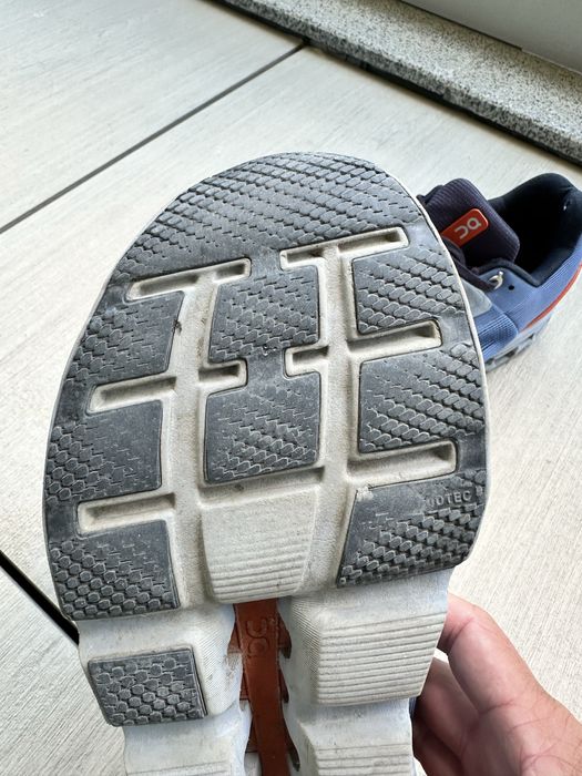 Adias on cloud running 42,5/ 27 cm