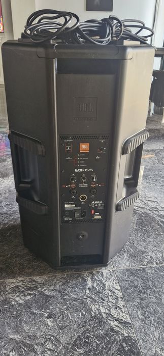 Vănd boxe active JBL