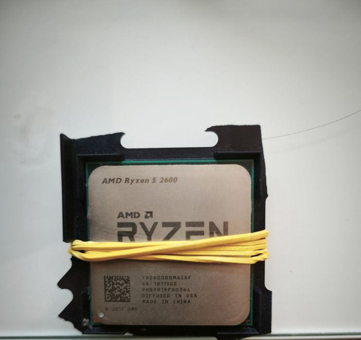 Ryzen 5 2600 6 core processor 3.5 GHz + 4.5 GHz + heatsink and fan