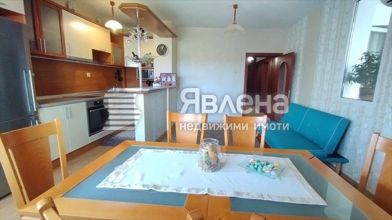 Продава се Четиристаен апартамент в Варна, Аспарухово - 106 кв.м за 1680 €/кв.м - Снимка #1