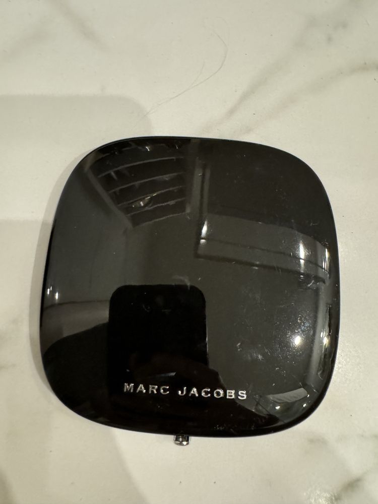 Пудра Marc Jacobs omega