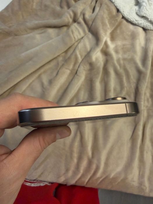 Iphone 16 pro max dessert titanium