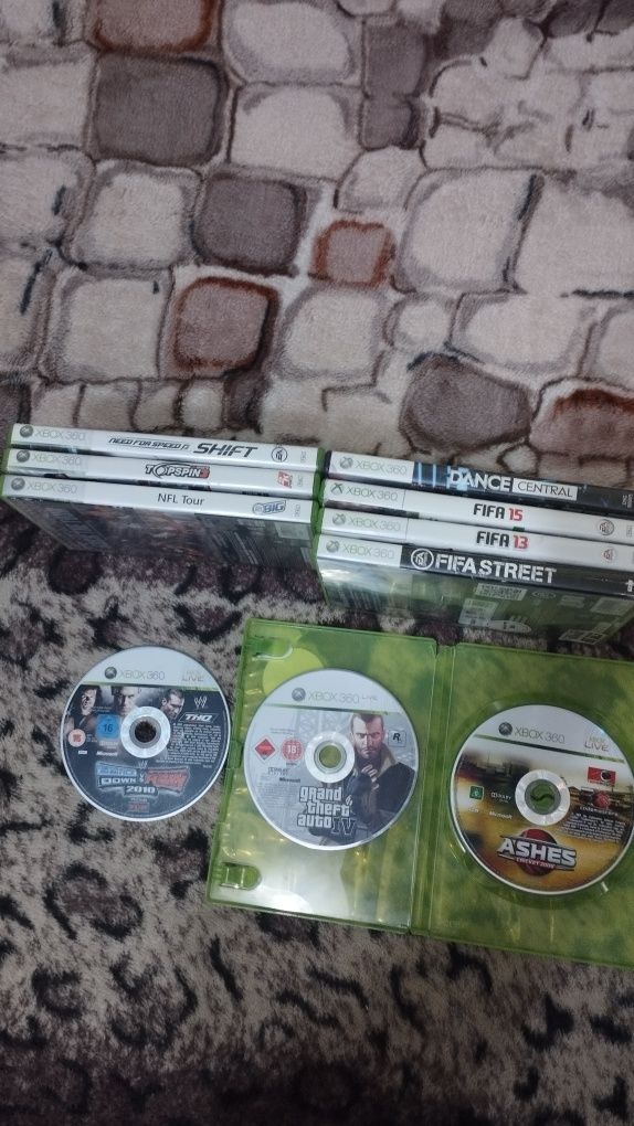 Xbox 360 hdmi ,functional , maneta wifi, accesorii,jocuri cd