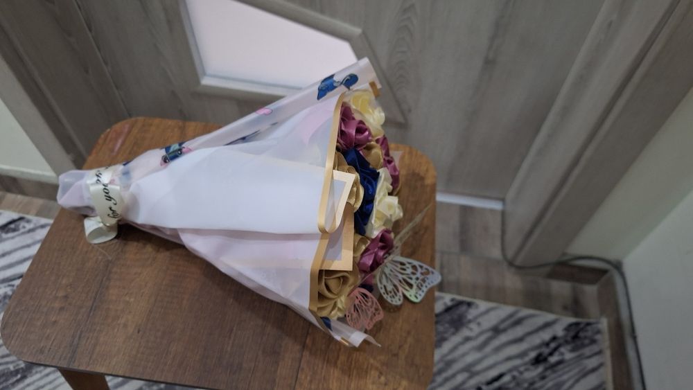 Букет от сатененени рози! Различни видове!