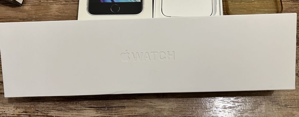 APPLE WATCH 6 в перфектно състояние