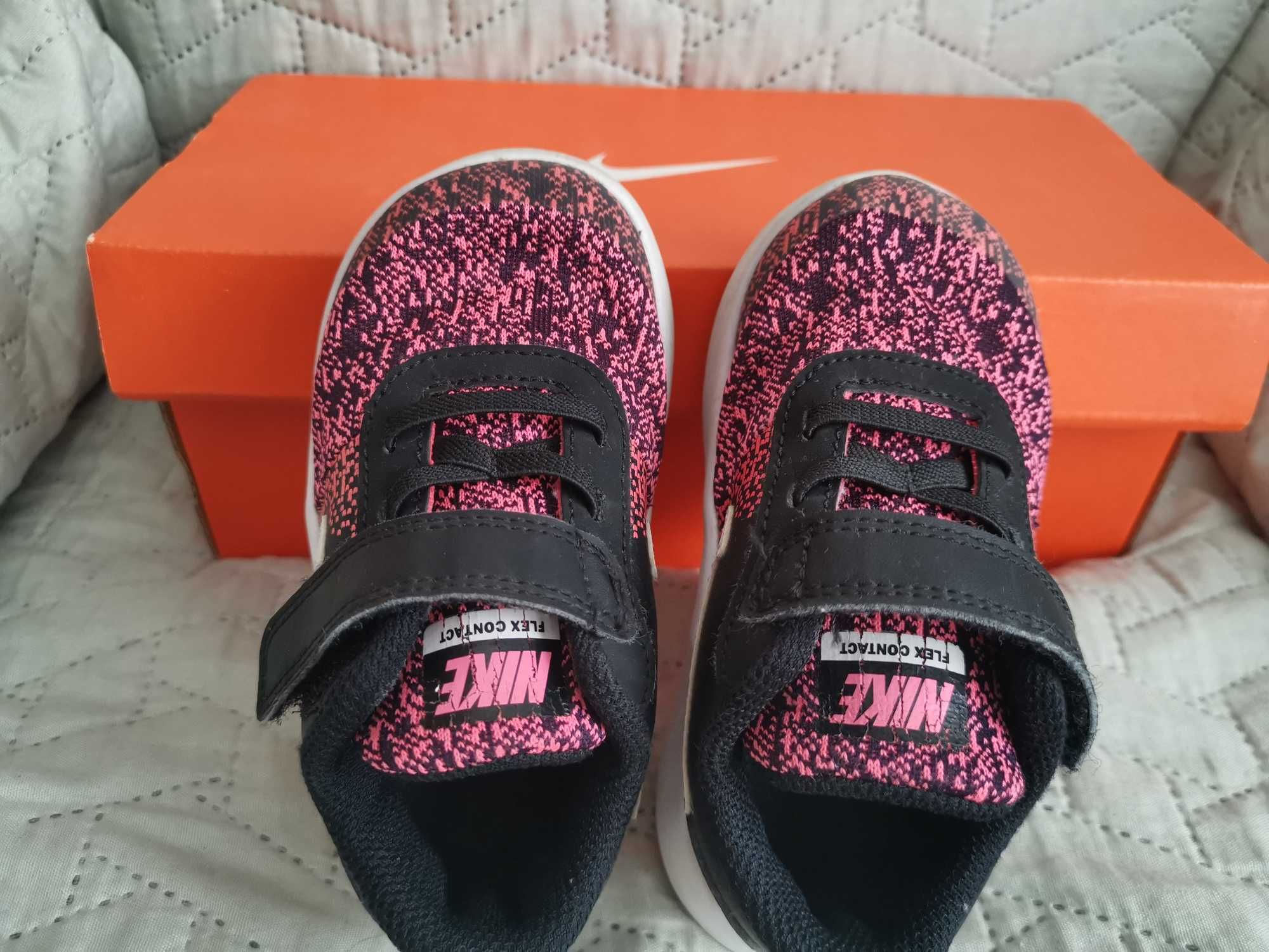 Бебешки маратонки Nike