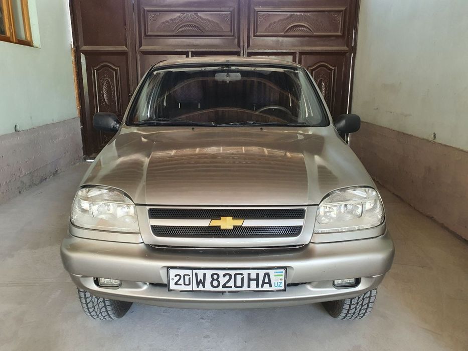Niva chevrolet sotiladi