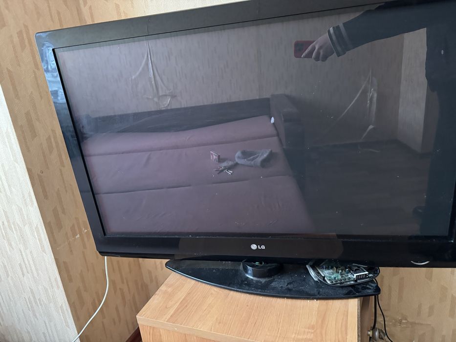 Продам телевизор LG
