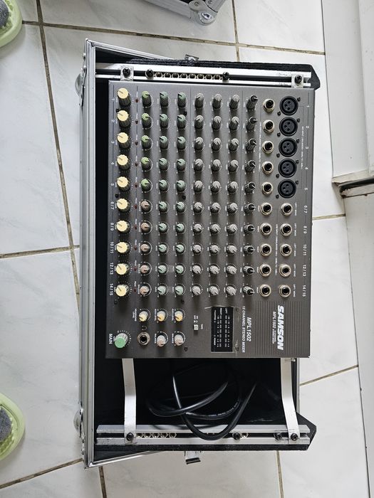 Mixer Samson 15ch cu case de aluminiu profesional fara efect