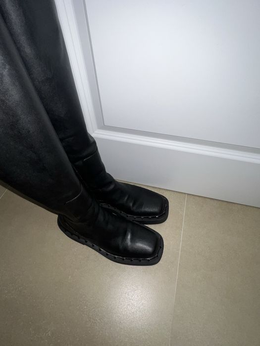 Cizme Valentino Garavani impecabile