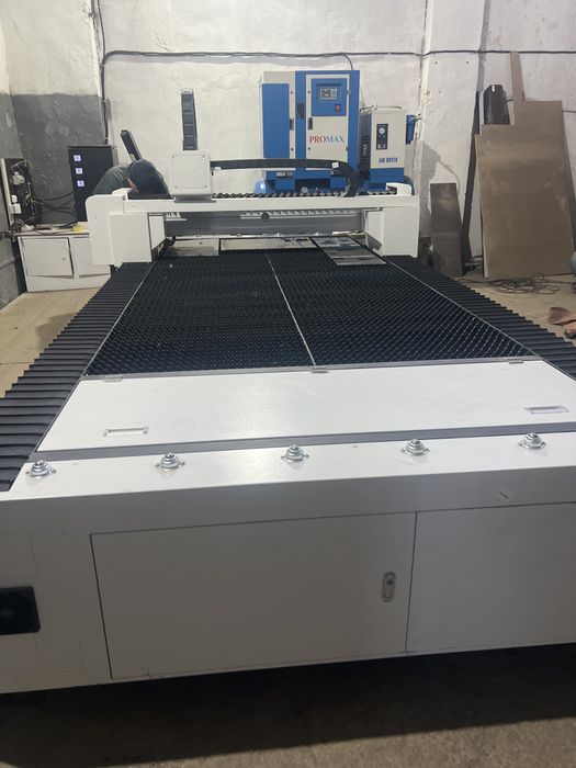 Лазерная резка метала недорогодвери металические хородильные камеры