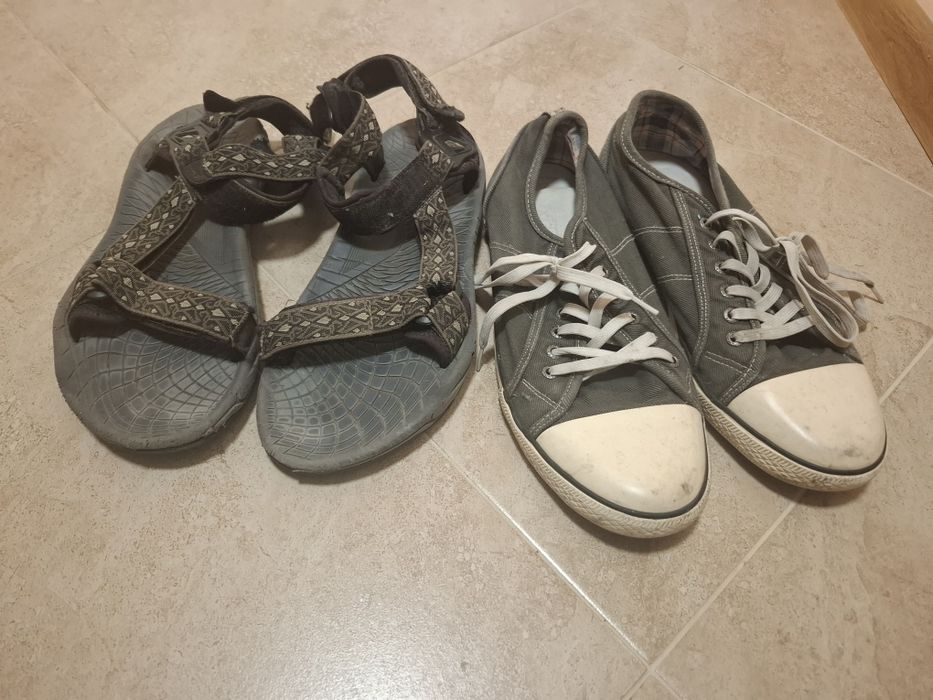Гуменки и сандали номер 44.5 със забележки