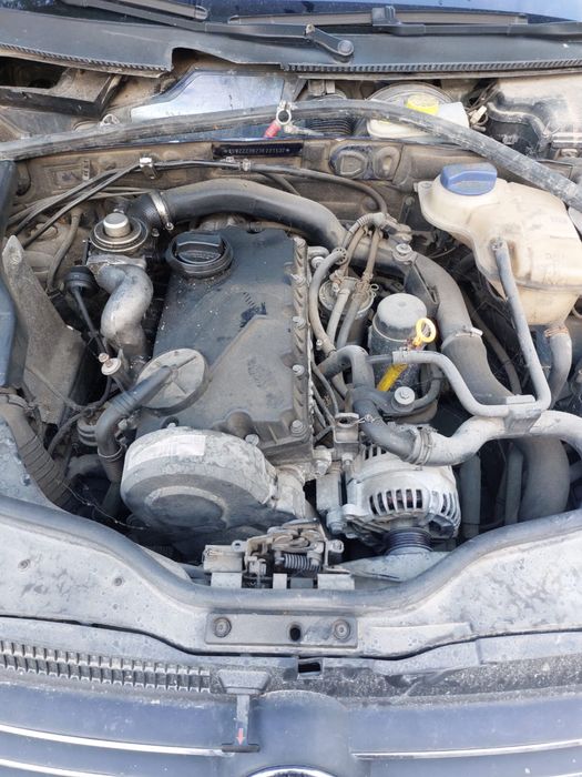 Vand sau dezmembrez Vw Passat B5 1.9