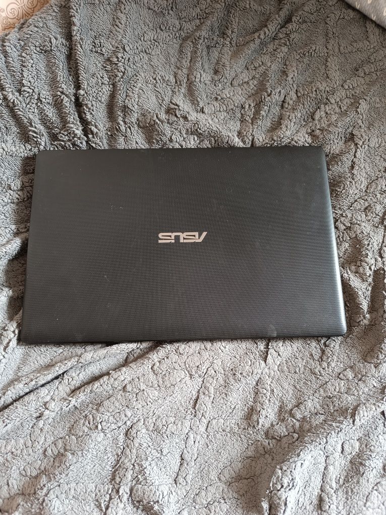 Ноутбук Asus x552cl