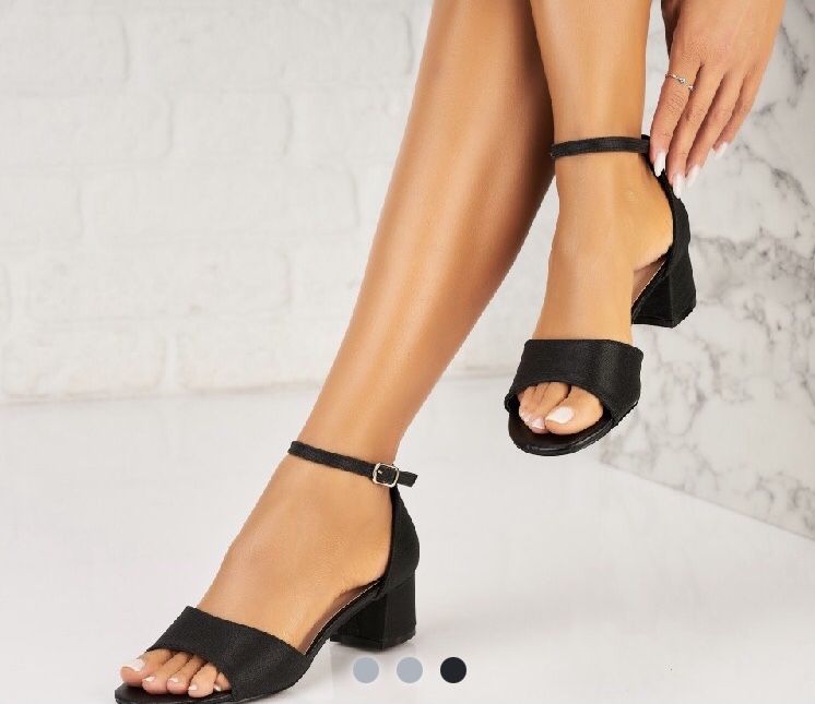 Дамски сандали блясък черно