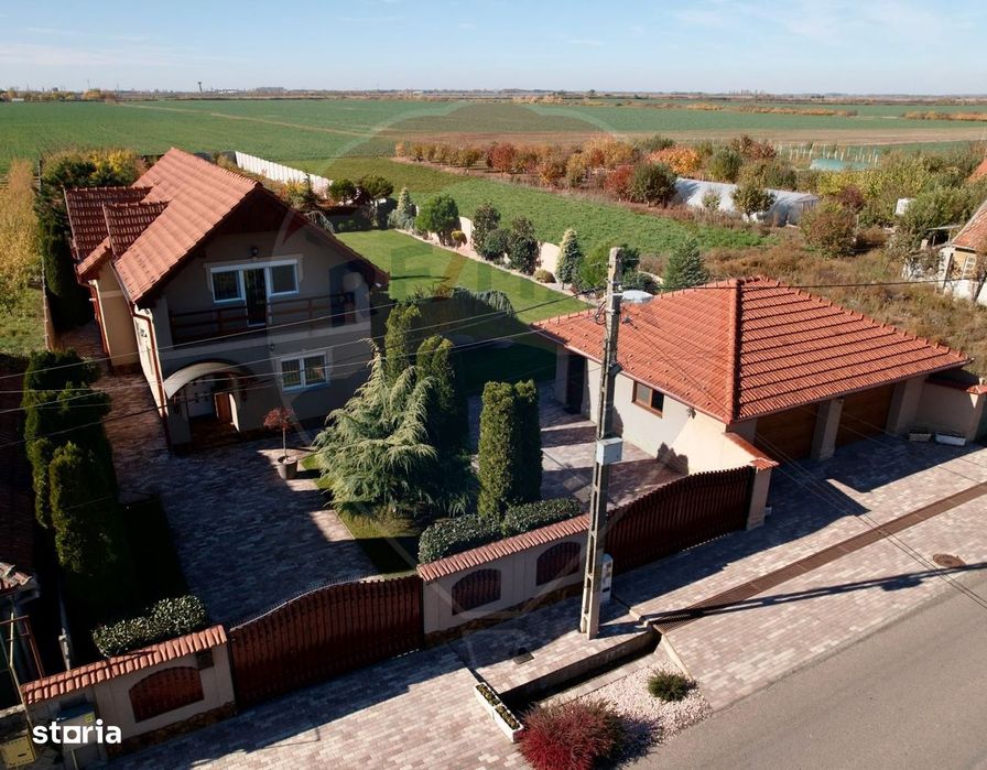 Casă / Vilă cu 5 camere de vânzare cu teren 2687mp in Madaras