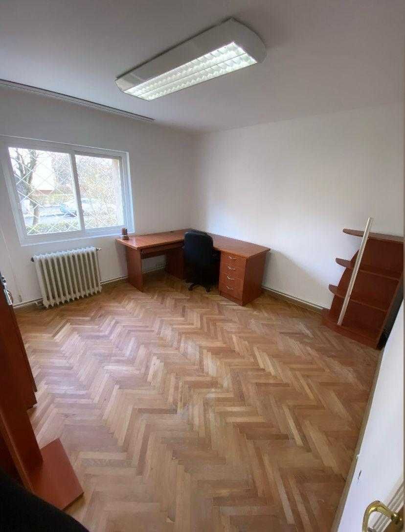 Inchiriez 4 camere spatiu birouri pe str.N.Titulescu Cluj Napoca