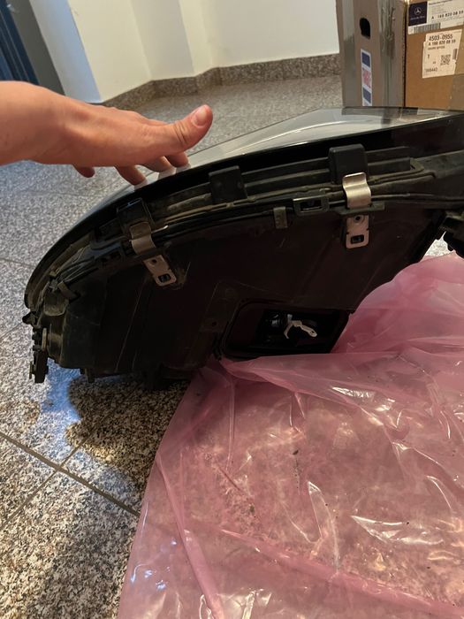 Vând far stanga  Mercedes gle