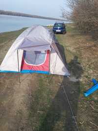 Триместна двуслойна палатка широка.