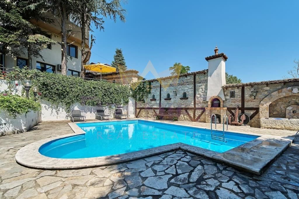 Продава се Къща в Варна, Виница - 160 кв.м за 1219 €/кв.м - Снимка #1
