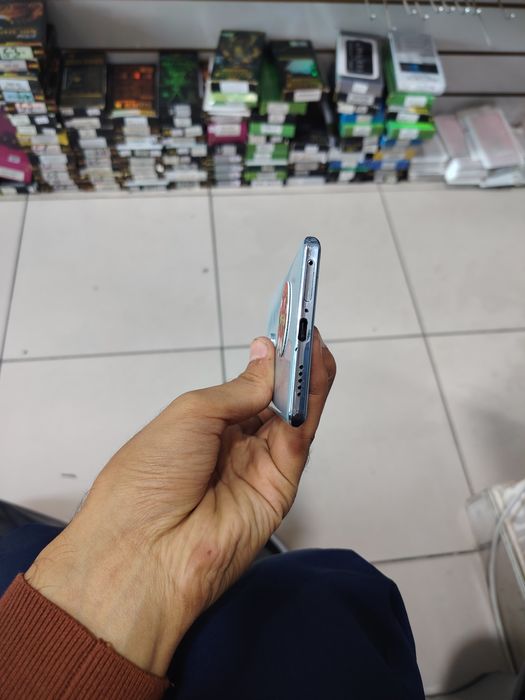 Vivo v29 12/256GB sotiladi sirochni pul kere korapka dakumet bor