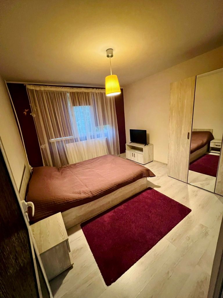 Închiriez apartament 2 camere CENTRU