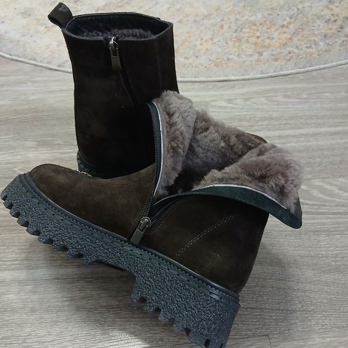 Сапоги зимние ,тёплые с натуральным мехом