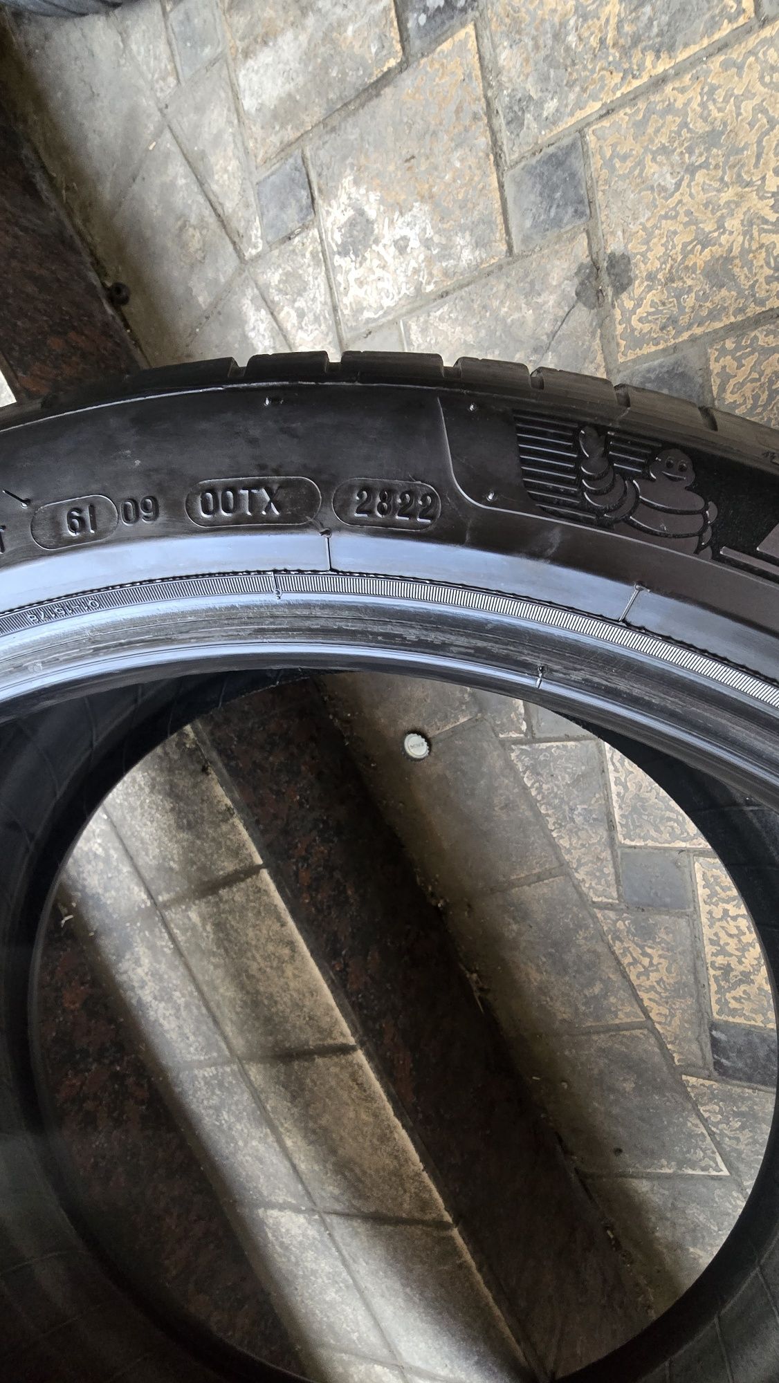 265/40/R21 Michelin