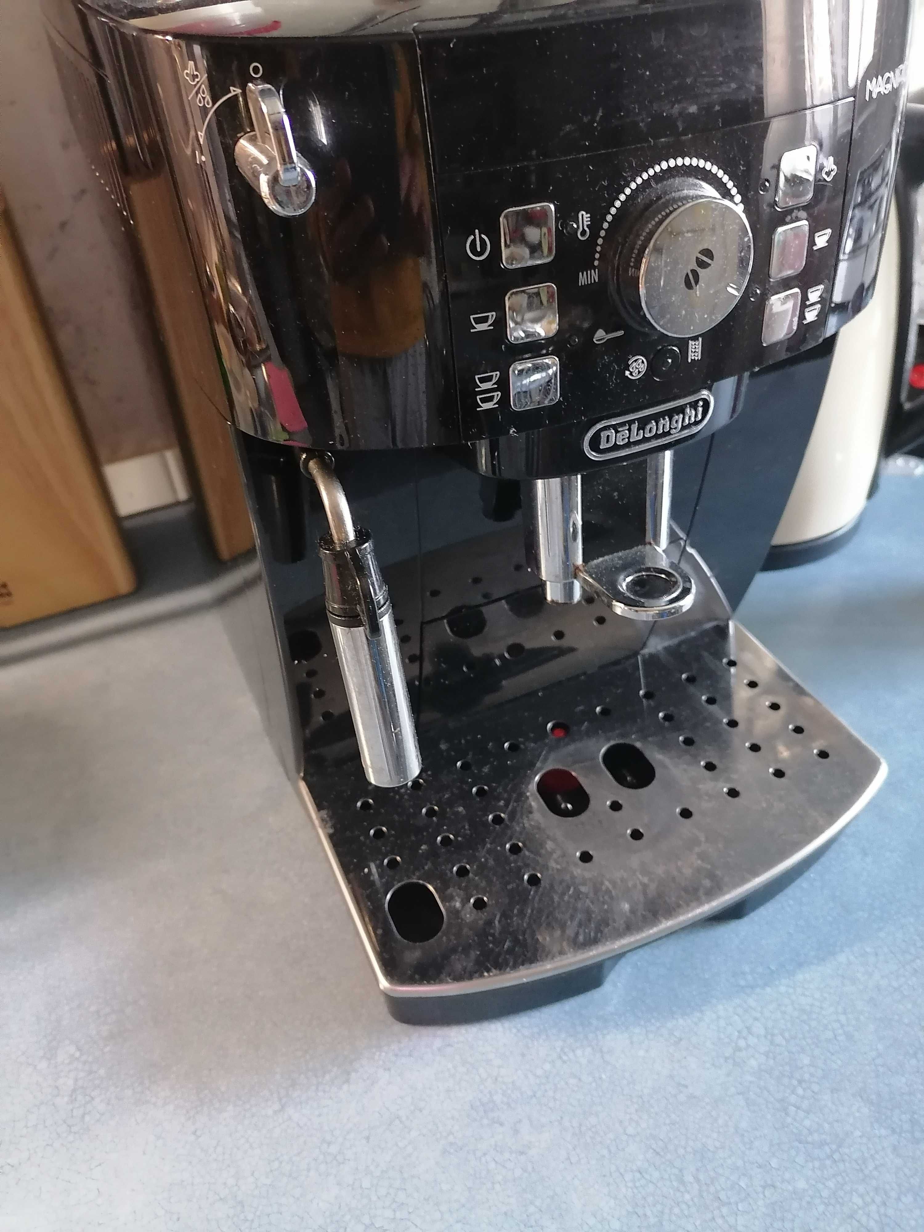 Aparat de cafea espresso delonghi