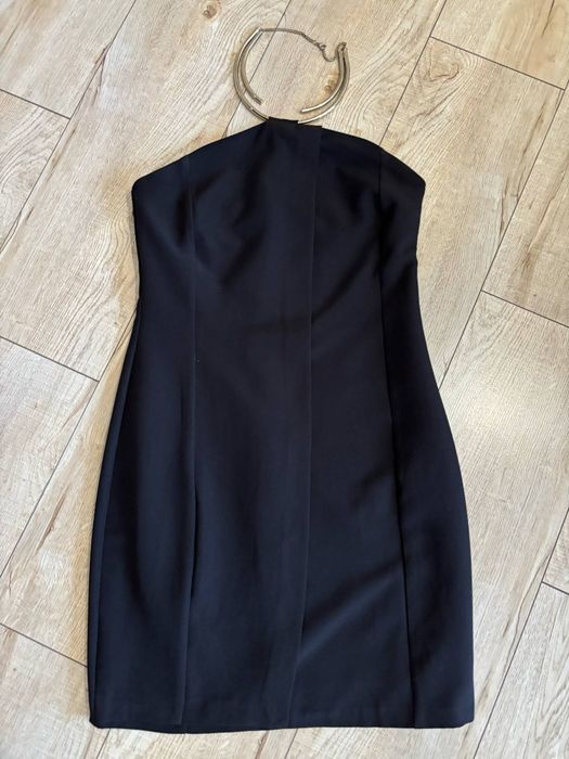 Елегантна черна рокля