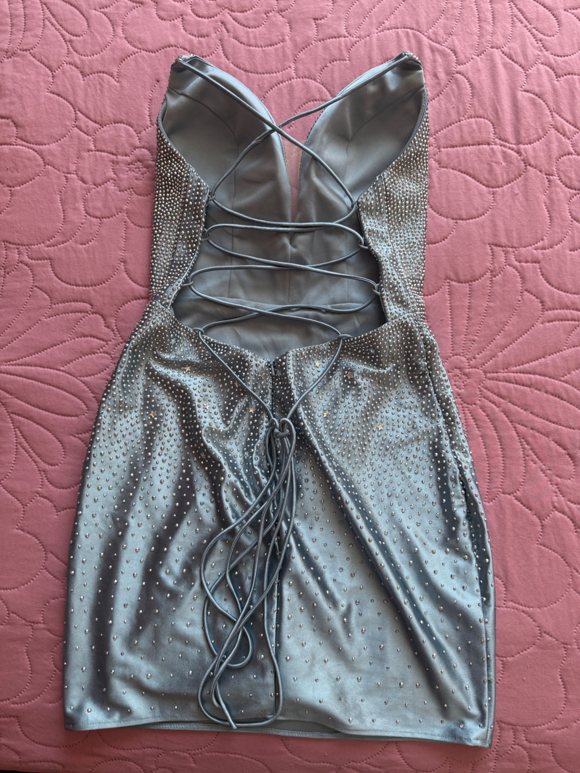 Продавам чисто нова дизайнерска рокля Sherri Hill