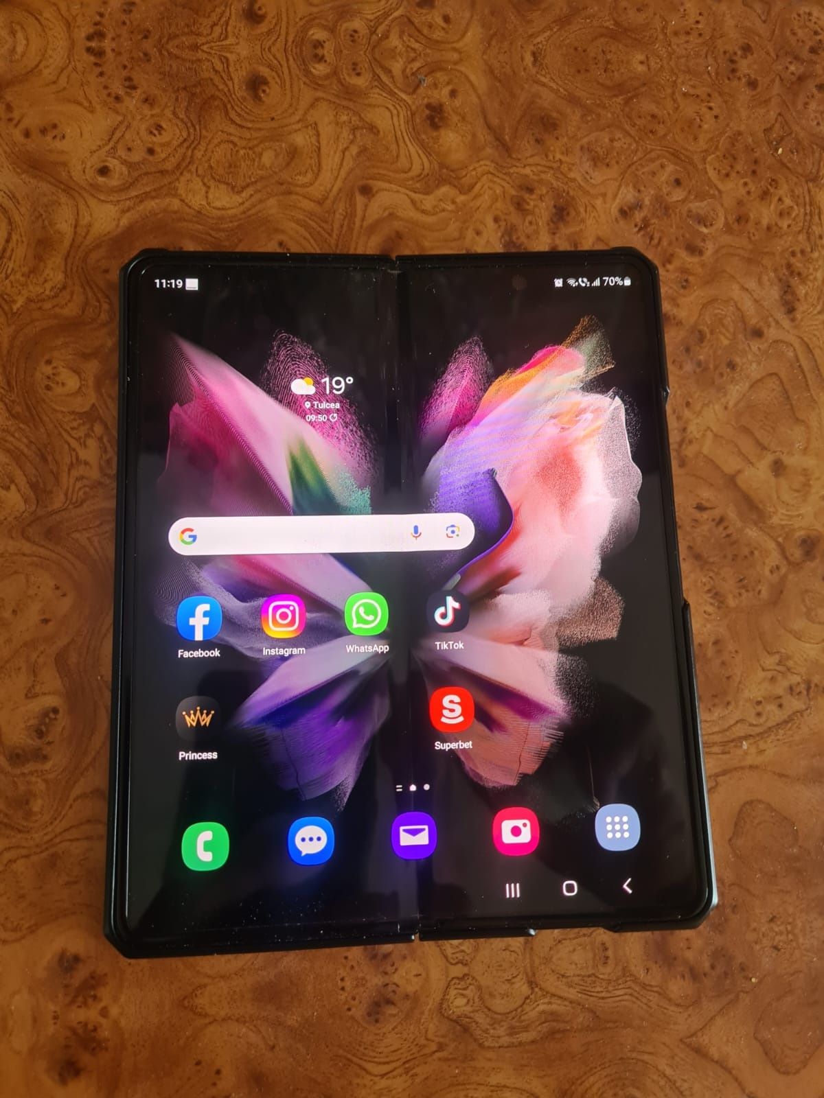 vând schimb samsung zfold3.