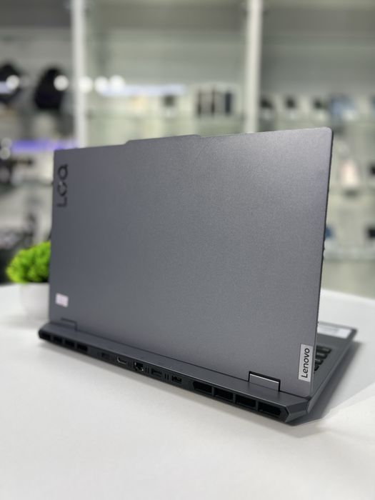 Lenovo LOQ Ryzen 7-7