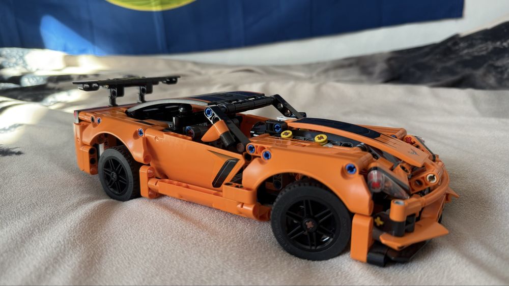 LEGO Technic Chevrolet Corvette ZR1 (42093)