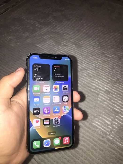 Айфон х продается