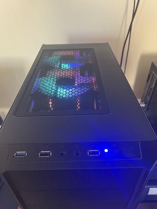 Setup ryzen 5 2600, rx 6600, 8 gb ram, 250 ssd, 500 hdd, 500w modular