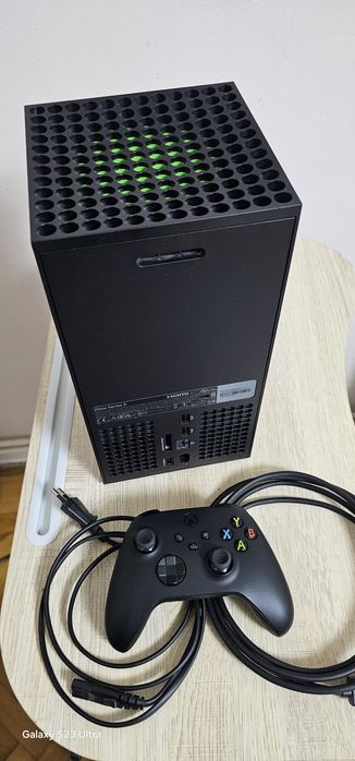 Xbox Series X 1TB - sub 100 ore utilizare - garantie 2026 - ca noua -