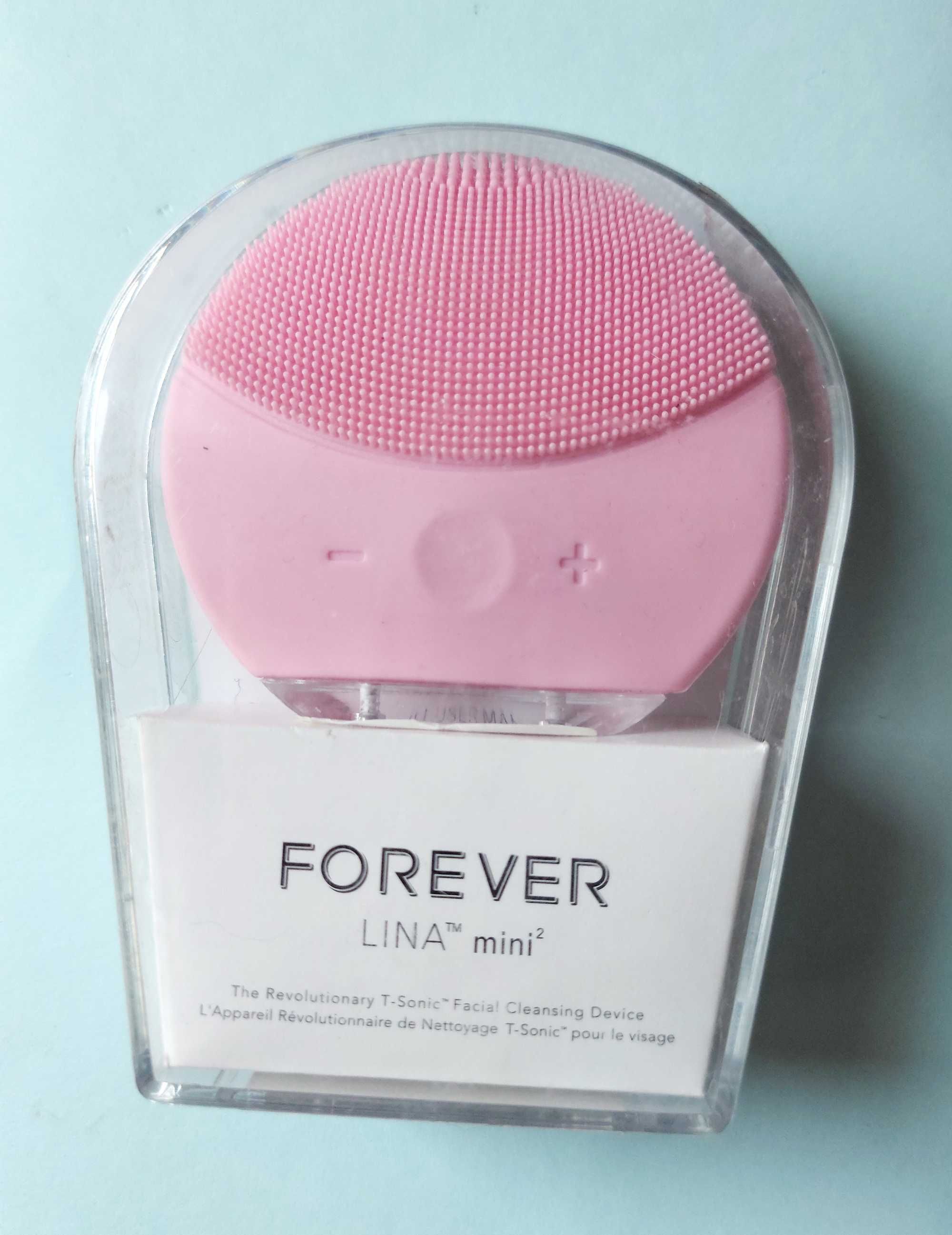 Силиконова четка за масаж за лице Forever (светло розова)