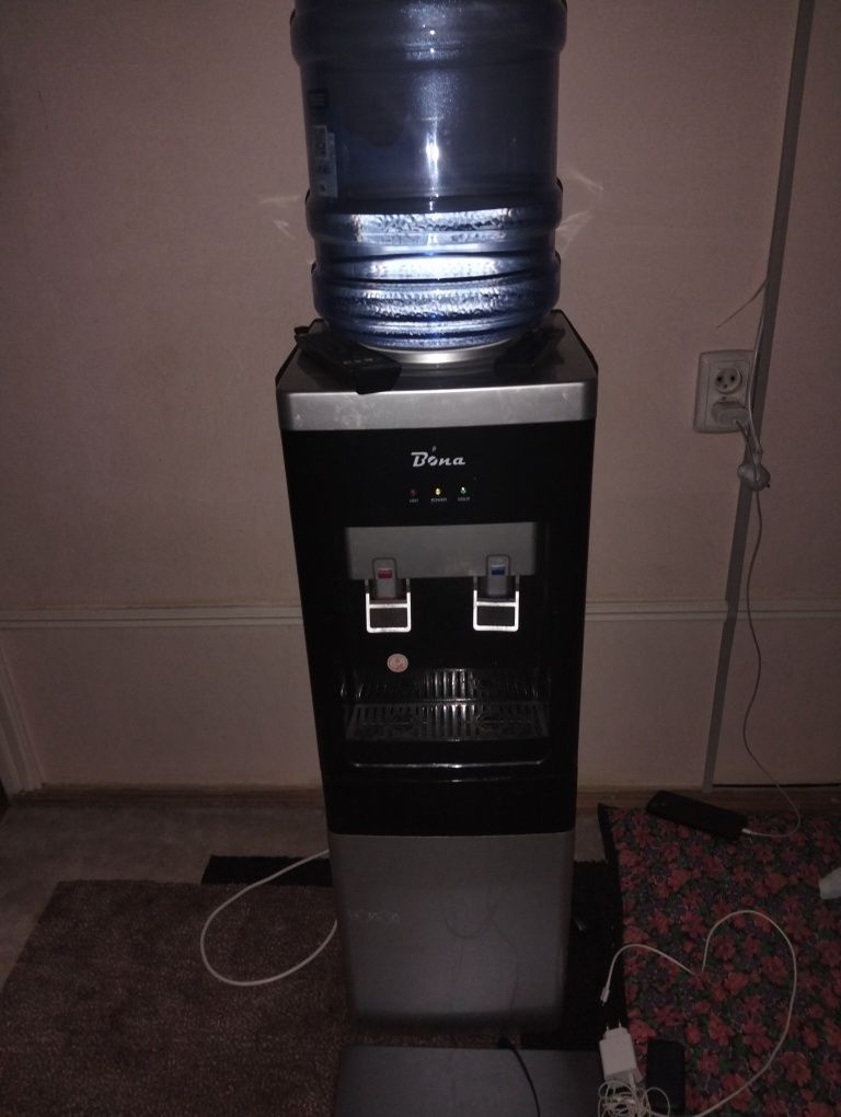 Кулер для воды продается