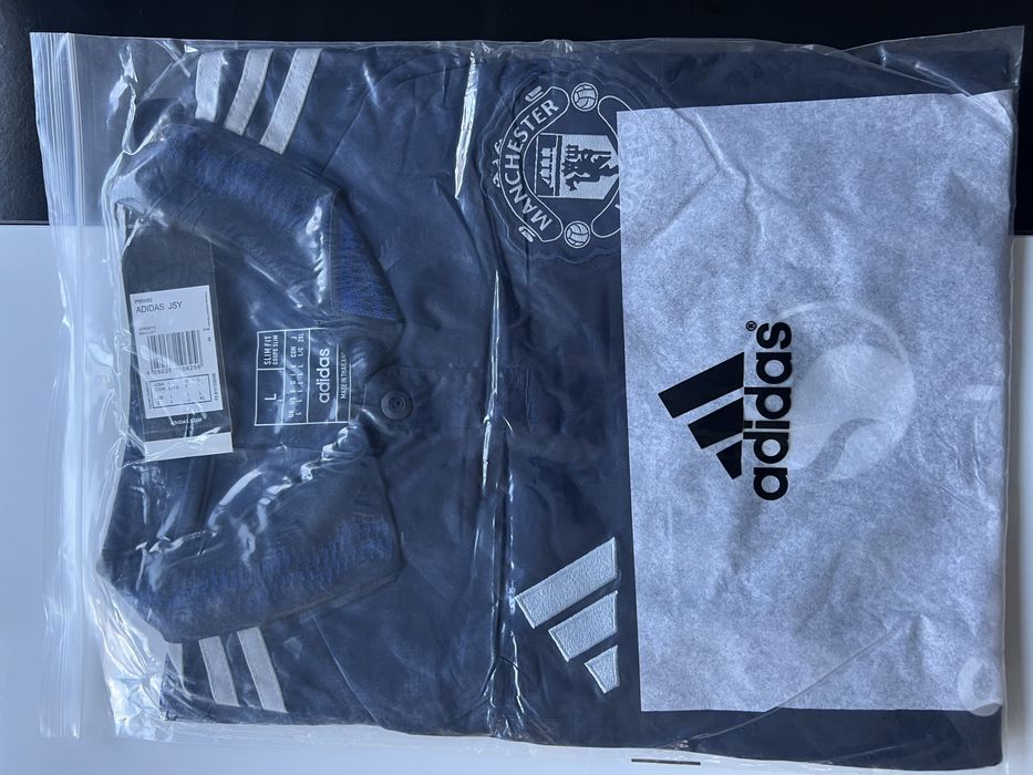 тениска Манчестър Юнайтед сезон 25-26