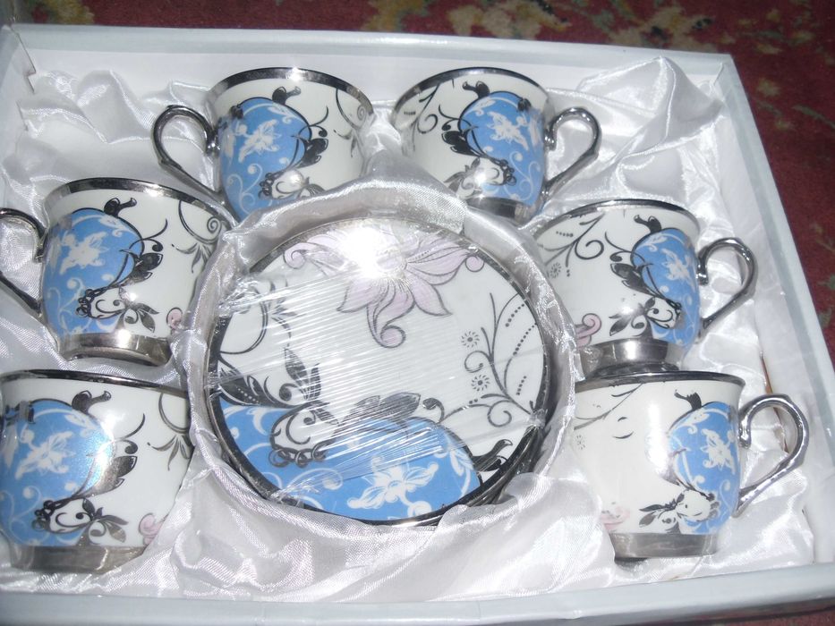 Set cesti noi cu flori albastre