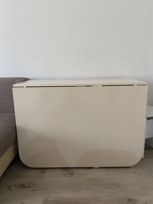 Продам стол книжку