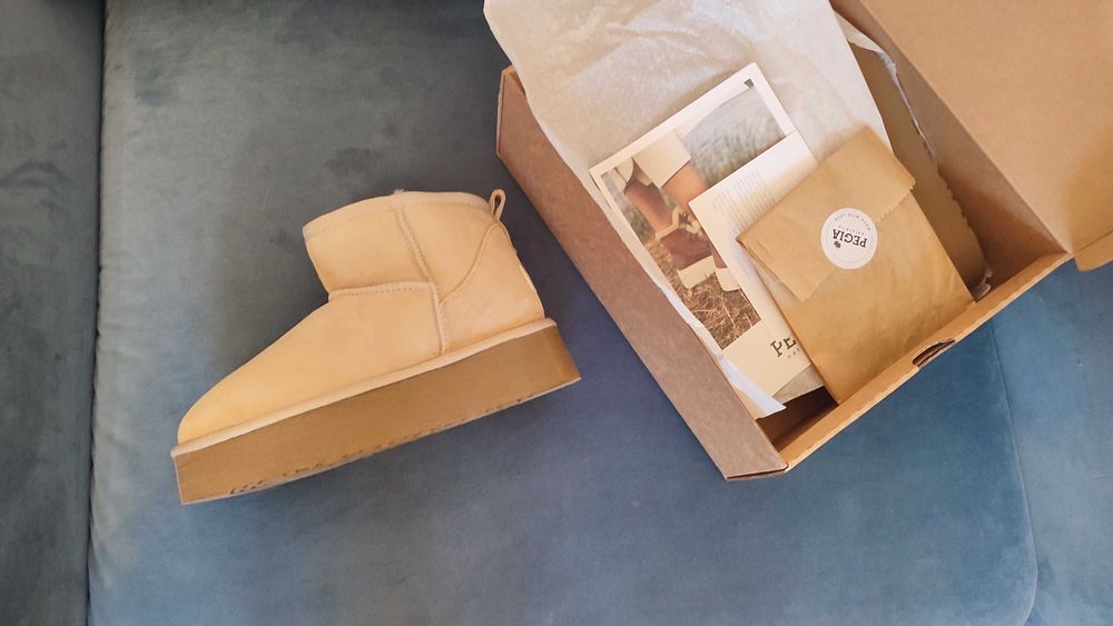 Cizme tip UGG din piele, platformă mini – NOI, cu factură și cutie